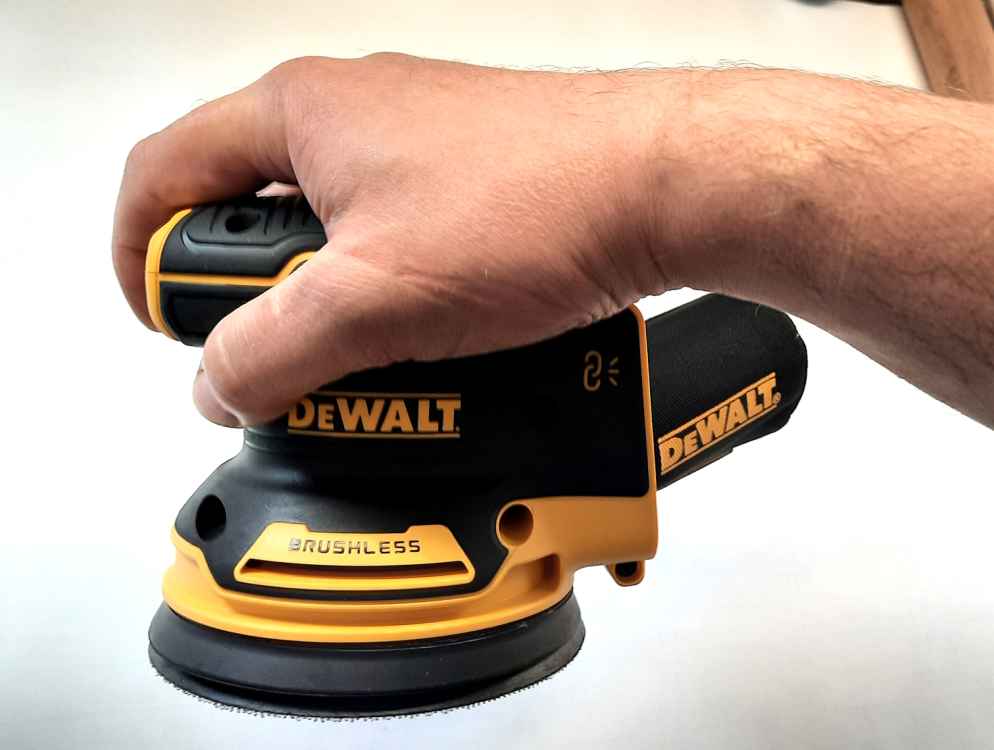 DeWALT DCW 210N-XJ inkl. Starter-Set zum Mehrwert, Akku-Exzenterschleifer, für alle 18 Volt XR- und XR-Flexvolt-Akkus